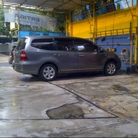 Photo taken at Broadway Car Wash by Rizky Agung S. on 10/1/2013