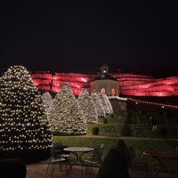 Photo taken at Sächsisches Staatsweingut Schloss Wackerbarth by Jörg S. on 12/7/2023