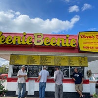 Photo taken at Weenie Beenie by Joe Z. on 10/7/2021