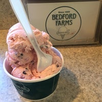 Foto tirada no(a) Bedford Farms Ice Cream por Joe Z. em 12/27/2016
