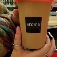 Photo taken at Aroma Espresso Bar by Ydnam on 11/26/2016