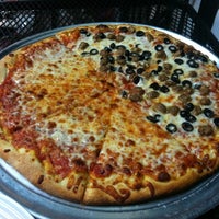 Снимок сделан в Tony&amp;#39;s Giant Pizzeria &amp;amp; Grill пользователем JohnFreitag R. 9/21/2012
