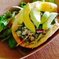 4/30/2015 tarihinde Kohala Burger &amp;amp; Tacoziyaretçi tarafından Kohala Burger &amp;amp; Taco'de çekilen fotoğraf