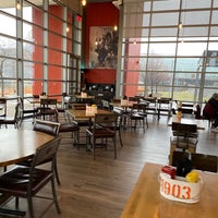 3/24/2022 tarihinde Jonathan U.ziyaretçi tarafından MOTOR Bar &amp;amp; Restaurant'de çekilen fotoğraf