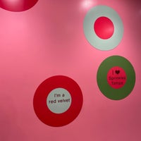 Photo taken at Sprinkles Tampa by Jonathan U. on 6/24/2023