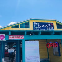 Foto tomada en Sea Critters Cafe  por John F. el 5/26/2020