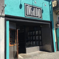 Das Foto wurde bei Overload Skateboard Shop von Overload Skateboard Shop am 5/2/2015 aufgenommen