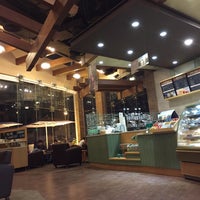 Photo taken at Caribou Coffee by Realmadrid 1. on 4/3/2016