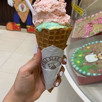 Photo taken at Marble slab Creamery by Dr.GH on 8/4/2020