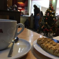 Photo taken at Costa Coffee by Makasat on 12/31/2017