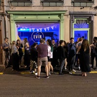 Foto diambil di Evín Wine store &amp;amp; bar oleh Laura D. pada 7/20/2019
