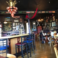 รูปภาพถ่ายที่ The Black Sheep Pub &amp; Restaurant โดย Aaron C. เมื่อ 7/3/2017