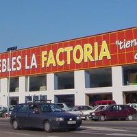 Photo taken at Muebles La Factoria by Colchones.es T. on 8/26/2013