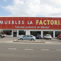 Photo taken at Muebles La Factoria by Colchones.es T. on 9/2/2013