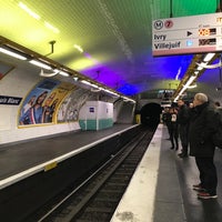 Photo taken at Métro Louis Blanc [7,7bis] by Hinaet on 11/24/2018