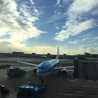 Photo taken at Amsterdam Airport Schiphol (AMS) by Sergio D. on 11/24/2017