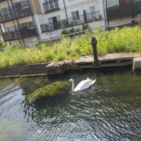 Photo taken at Johnson&amp;#39;s Lock (Regents Canal) by Sofia K. on 5/29/2023