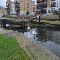 Photo taken at Johnson&amp;#39;s Lock (Regents Canal) by Sofia K. on 1/5/2024