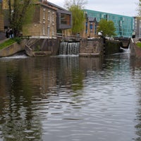 Photo taken at Mile End Lock by Sofia K. on 4/26/2023