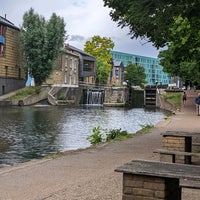 Photo taken at Mile End Lock by Sofia K. on 5/31/2022