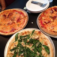 8/9/2013에 Patsy K.님이 Fratelli&amp;#39;s Wood-Fired Pizza에서 찍은 사진