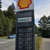Photo taken at Shell by David L. on 9/14/2019