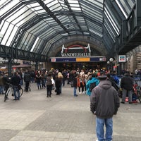 Photo taken at Hamburg Hauptbahnhof by David L. on 4/23/2016