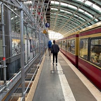 Photo taken at Gleis 8/9 (S-Bahn) by David L. on 8/20/2021