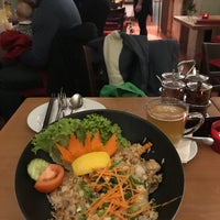 Photo taken at Papaya Thai Cuisine by David L. on 1/27/2018