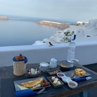 Foto tirada no(a) Sophia Luxury Suites Santorini por Reem em 11/5/2019