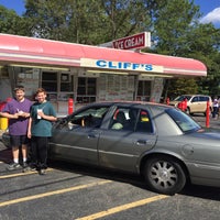 Photo taken at Cliff&amp;#39;s Homemade Ice Cream by Brian P. on 9/11/2016