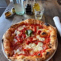 Das Foto wurde bei La Leggenda Pizzeria von Francesco am 4/22/2023 aufgenommen