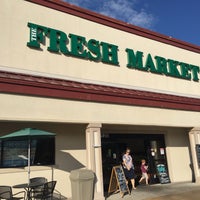 Foto tirada no(a) The Fresh Market por Todd V. em 9/5/2016