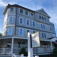 Foto diambil di Harbor View Hotel oleh Todd V. pada 6/20/2020
