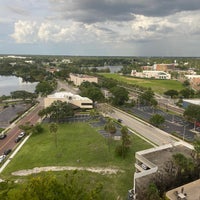 รูปภาพถ่ายที่ Doubletree by Hilton Hotel Orlando Downtown โดย Todd V. เมื่อ 6/25/2023