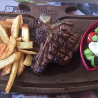 Das Foto wurde bei NİŞET KASAP Steakhouse von Jülide T. am 4/5/2016 aufgenommen