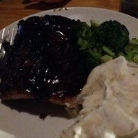 Photo taken at Applebee&amp;#39;s Grill + Bar by Gaylene W. on 8/26/2016