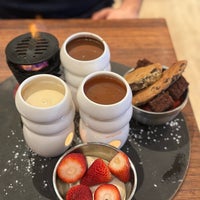 Photo taken at Max Brenner by Erfan O. on 5/6/2023
