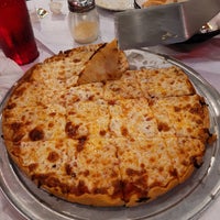Das Foto wurde bei Pizano&amp;#39;s Pizza von Abbey P. am 10/11/2021 aufgenommen
