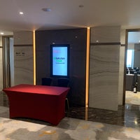 Photo taken at China Hotel, A Marriott Hotel by KOMURASAKI R. on 4/10/2019