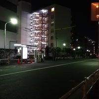 Photo taken at 東品川三丁目バス停 by Edward I. on 12/18/2018