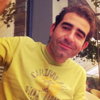 รูปภาพถ่ายที่ Raffaello โดย Cláudio R. เมื่อ 8/23/2013