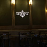 Foto diambil di Dodo Café Cóctel Bar oleh Furuya T. pada 5/7/2023