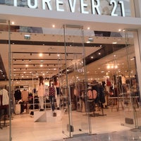 Photo taken at Forever 21 by Mehrad W. on 8/10/2014
