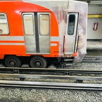 Photo taken at Metro La Raza (Líneas 3 y 5) by ᐯᗩᑎE ᖇ. on 10/16/2023