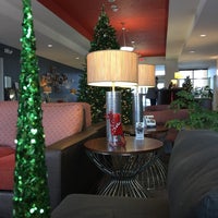 Das Foto wurde bei Holiday Inn &amp;amp; Suites Green Bay Stadium, an IHG Hotel von Sun☀️ am 12/12/2016 aufgenommen
