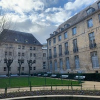 Photo taken at Jardin de la Bibliothèque historique by Marcelo W. on 12/23/2019