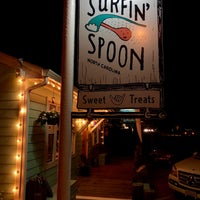 Photo taken at Surfin&amp;#39; Spoon Frozen Yogurt Bar by Matt Y. on 9/3/2019