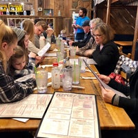 Foto diambil di Pepper&amp;#39;s Restaurant &amp;amp; Bar oleh Matt Y. pada 3/2/2019