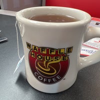 Photo taken at Waffle House by Frazzy 626 on 10/15/2022